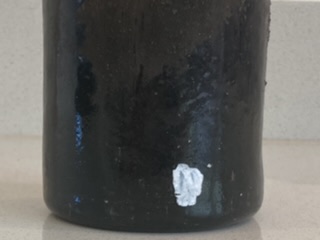 Note flared and uneven base