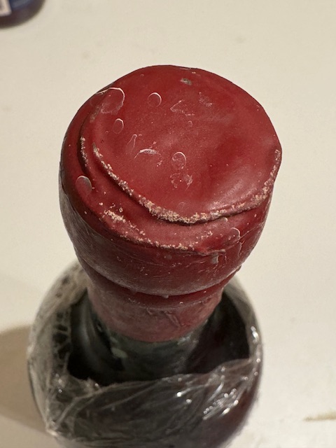 Plain red foil capsule