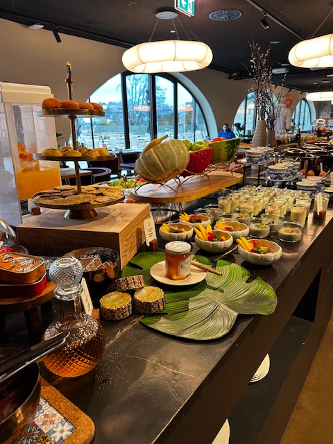 White Port and grain pots